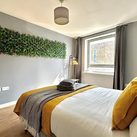 Watford Serviced Apartment, Free Parking, City Centre Exterior photo