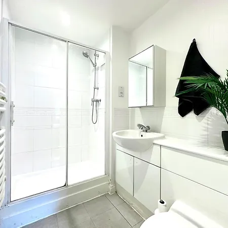 Watford Serviced Apartment, Free Parking, City Centre Exterior photo