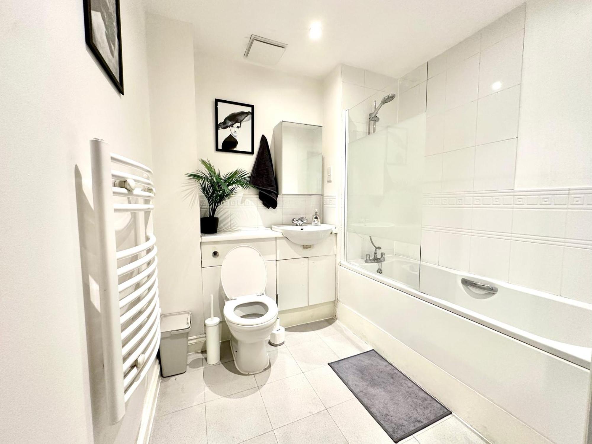 Watford Serviced Apartment, Free Parking, Centre Apartment *